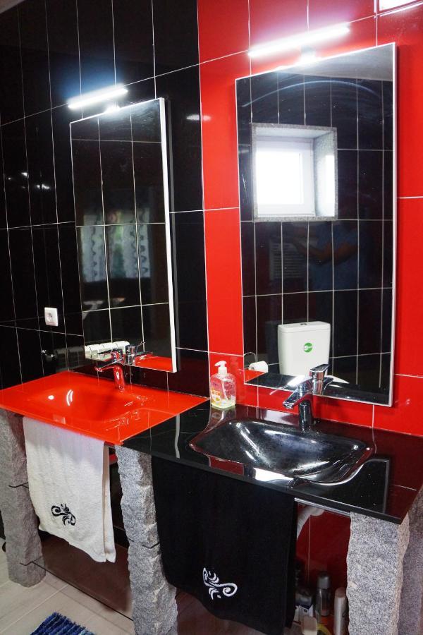 Casinha Das Bonecas - Casa Com Piscina Privada Aveiro Exterior photo